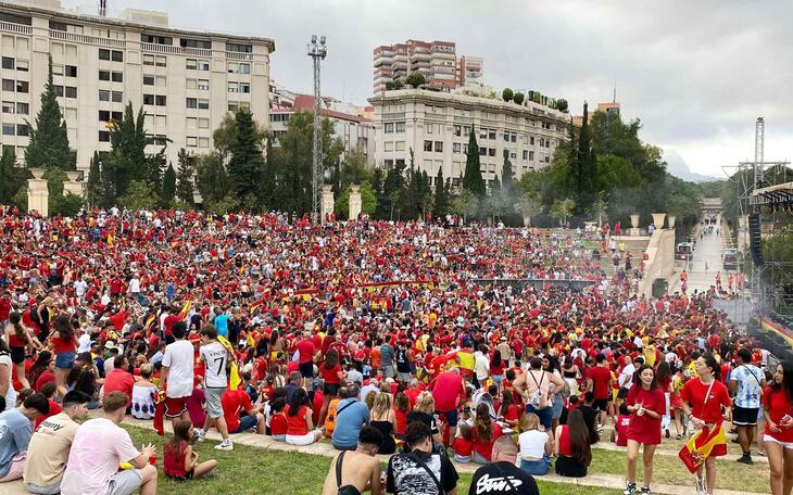 4.000 personas siguen en l’Aigüera la final de la Eurocopa en un ambiente lúdico y de celebración